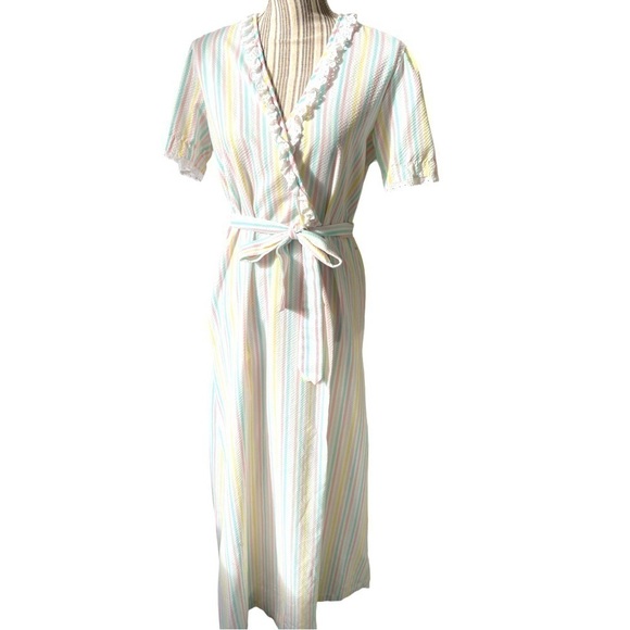 Vintage short sleeve robe, size M, no size or fabric label, feels like cotton - Picture 1 of 5